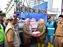 Bupati Musi Rawas Meninjau Langsung dan Memberikan Bantuan Bagi Warga Terdapat Bencana Banjir