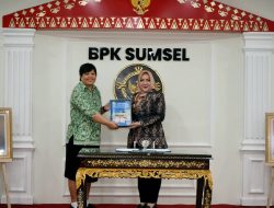 Bupati Musi Rawas Menyerahkan LKPD Unaudited Tahun 2023