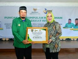 Bupati Hj. Ratna Machmud Menyerahkan Zakat Maal Sebesar 200 Juta Kepada Baznas Kabupaten Musi Rawas