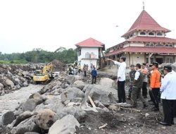 Presiden dan Ibu Iriana Tinjau Area Terdampak Longsor dan Banjir Bandang di Agam