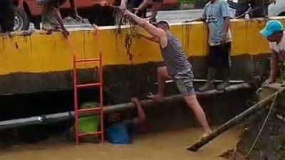 Pemkot Kendari Bersama Warga Gotong Royong Bersihkan Sampah di Kali Andonohu