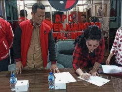 Serah Berkas Bacawako Ke DPC PDI Perjuangan, Fitriana SH Siap Bertarung Di Pilkada Kota Palembang
