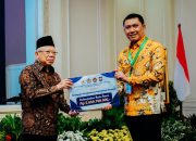 Pj. Bupati Batu Bara Terima penghargaan Kategori Daerah Berkinerja Baik dalam penghapusan Kemiskinan Ekstrem Tahun 2024
