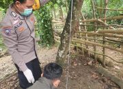 Polsek Jayaloka Polres Musi Rawas Lakukan Identifikasi Jenazah Diduga Gantung Diri di Pohon Sawo