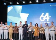 Dirjen Bina Keuangan Daerah Kemendagri Agus Fatoni Terima Penghargaan dan PIN Emas Dari Menteri BUMN