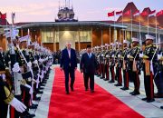 Akhiri Kunjungan dengan Keakraban Hangat, Presiden Prabowo Lepas Presiden Erdogan Tinggalkan Indonesia