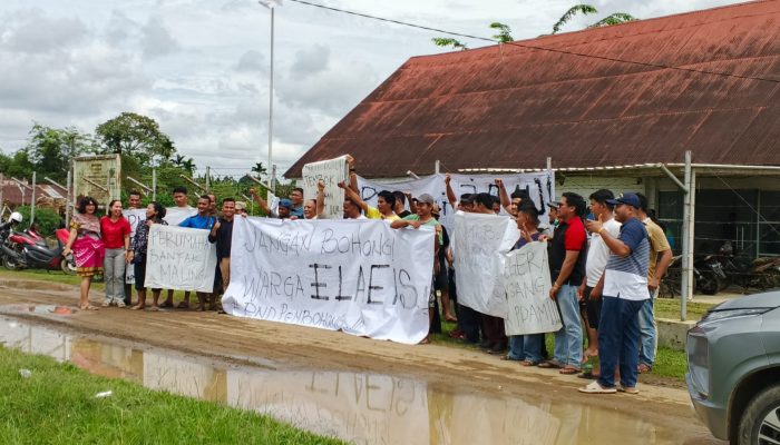 Gelar Aksi Damai, Warga Perumahan Cluster Elaeis Tagih Janji Depelover Penuhi PAM dan Bronjong