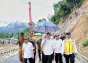 Tinjau Perbaikan Ruas Jalan Nasional Batu Jomba, Bobby Nasution Minta Jalur Aman Dilalui Pemudik