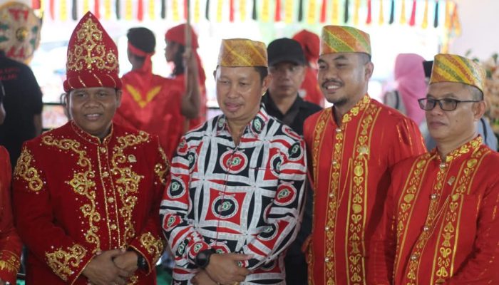 Ikuti Perayaan HUT Konawe, Ketua DPRD Konawe: Kami Apresiasi dan Mendukung Pelestarian Budaya serta Bersinergi untuk Pembangunan Daerah