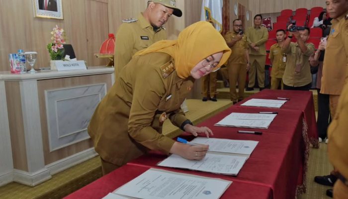 Pemkot Kendari Teken Perjanjian Kinerja Tahun 2025