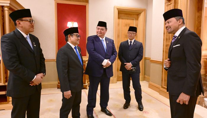 Putra Mahkota Brunei Jemput Langsung Presiden Prabowo Menuju Istana Nurul Iman