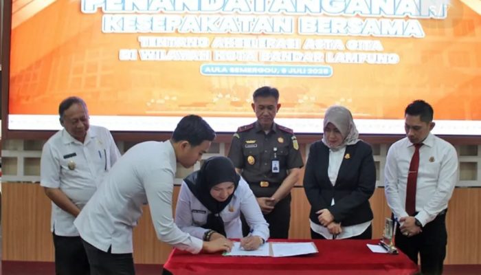 Pemkot Beri Penghargaan dan Tandatangani Nota Kesepakatan Bersama Kejari Bandar Lampung