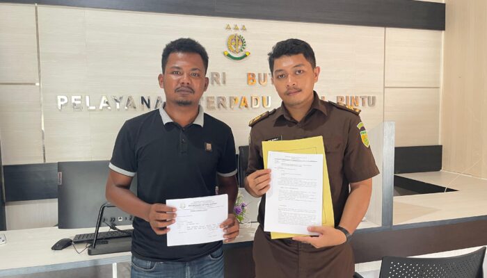 Barisan Pemuda Buton Selatan Melaporkan Wakil Bupati di Kejari Buton