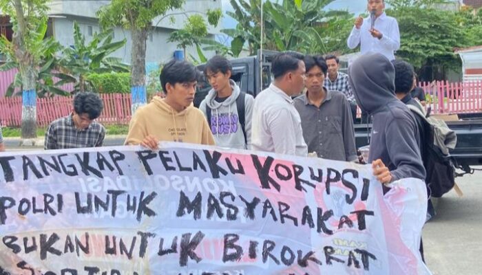 Aksi Demo LDPI Sultra Desak Polres Kolaka Transparan Penanganan Kasus Dugaan Korupsi PSR Desa Rahabite