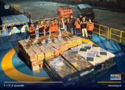 Kapal Patroli Bea Cukai Percepat Distribusi Bantuan Banjir di Kepulauan Sitaro Sulawesi Utara