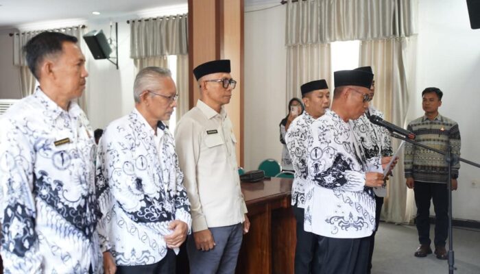 Hadiri Pengukuhan Pengurus PGRI Masa Bakti 2025–2030, Plt Bupati Koltim Harap Tingkatkan Profesionalisme