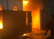 Warga Panik, Rumah di BTN Pesona King Adam 2 Terbakar