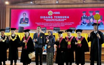 Darlian Pone Raih Gelar Doktor Ilmu Hukum Universitas Borobudur dengan Predikat Cumlaude