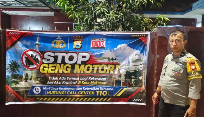 Perkuat Harkamtibmas Polsek Mangala Pasang Banner “STOP GENG MOTOR”