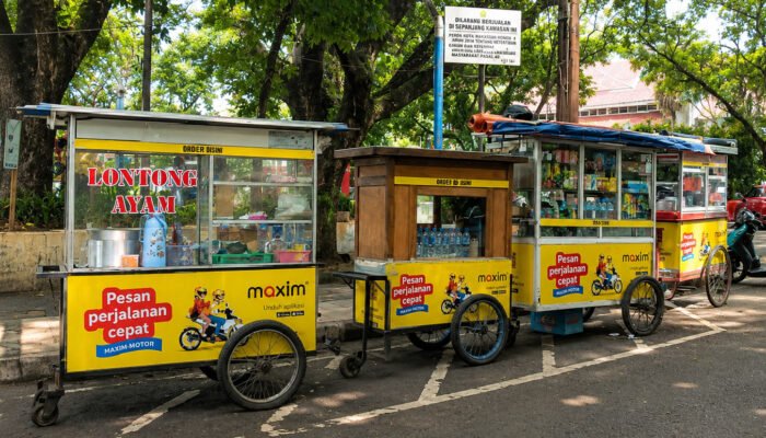 Maxim Perkuat Dukungan bagi Pelaku Usaha Lokal di Sulawesi Tenggara dengan Meningkatkan Ruang Publik dan Kebersihan Pasar
