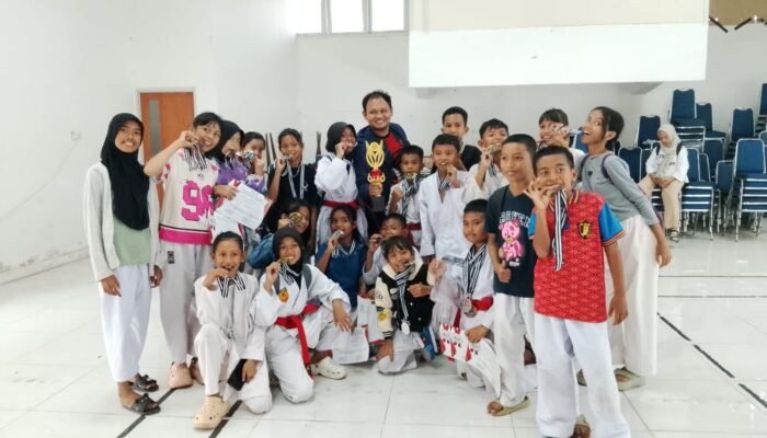 Tim Karate GOJU ASS Sultra Raih Juara Umum III pada Kejuaraan Daerah Open Tournament Tako Sultra Cup I